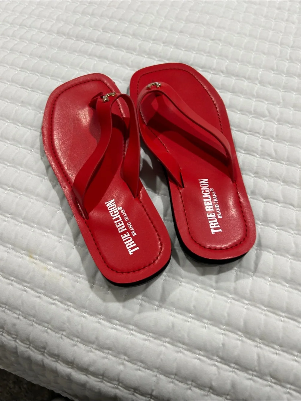 True Religion Red Leather Flip Flop Sandals with Gold Horseshoe
